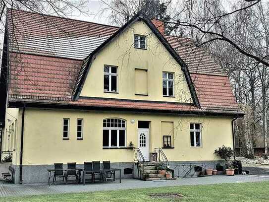 Landhausvilla mit zwei Wohneinheiten