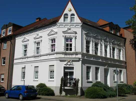 Außengewöhnliche Dachgeschosswohnung in ETW-Anlage im Herzen von GE.-Erle!