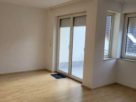 Helle 1-Zimmer-Wohnung mit Balkon und EBK in Schramberg