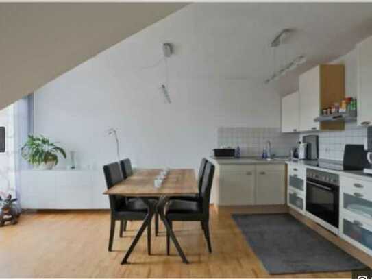 Schöne 2-Zimmer-DG-Wohnung mit Balkon und Einbauküche in Altusried / Bayern
