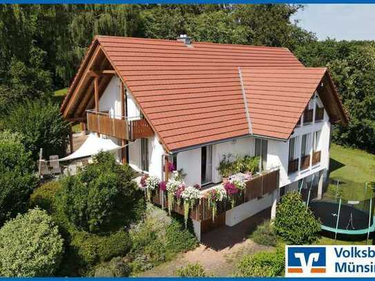 Ruhig gelegenes, modernes Einfamilienhaus mit Doppelgarage und ausbaubarem Dachgeschoss in Dottingen