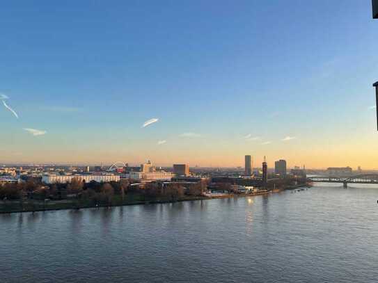 Rheinsternhaus, helle 3 Zimmer-Wohnung mit Balkon und traumhaften Ausblick