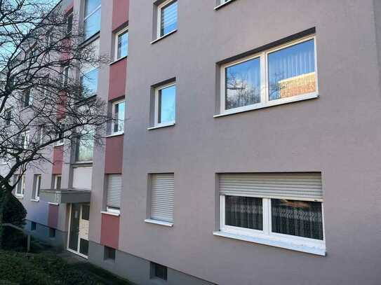 Komplett + NEU sanierte 4-Zimmer-Wohnung mit Balkon in Wiesbaden Freudenberg