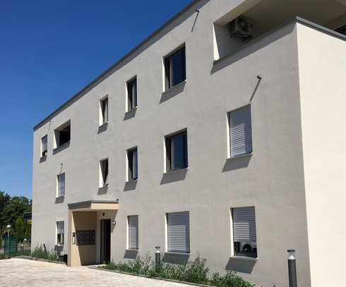 Neubau 2-Zimmer-Wohnung mit EBK, Garten und Terrasse sucht neuen Mieter in Amberg