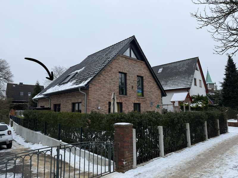 Moderne Doppelhaushälfte (BJ 2023) mit EBK, Wärmepumpe und großem Grundstück