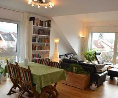 Exklusive 4-Zimmer-Maisonette-Wohnung mit Balkon und Einbauküche in Frankfurt am Main