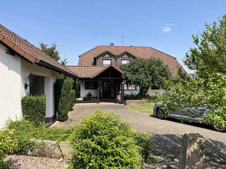 Traumhaus - 300qm Wohnfläche - Ortsrandlage in Wolfhagen