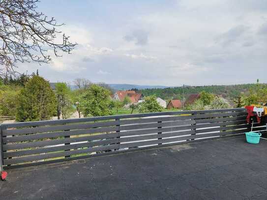 Schöne 4 Zimmer Wohnung mit großer Dachterrasse.