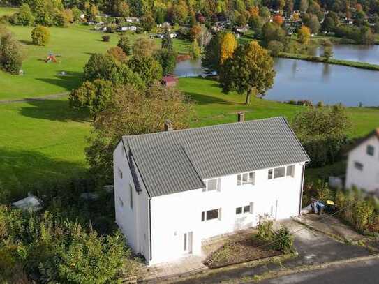 Einfamilienhaus mit Seeblick in Oberbreitzbach