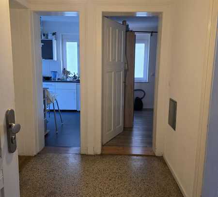 schöne 2 Zimmer- EG-Altbauwohnung im Stuttgarter Osten