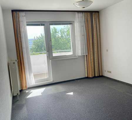 Exklusive, gepflegte 2-Raum-Wohnung in Berlin Neu-Hohenschönhausen