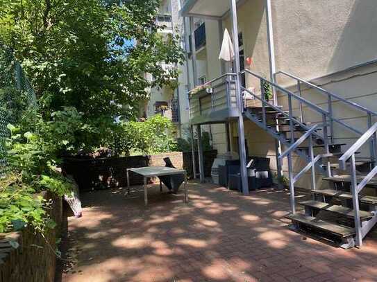 ***Bezugsfreie 3,5-Zi.-Maisonettewhg. mit Kamin, Sauna, Balkon, Terrasse und ca. 50qm-Souterrain***