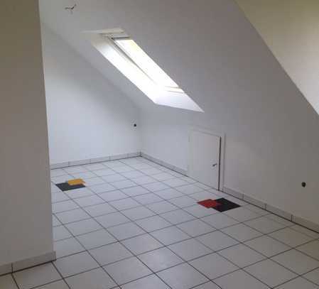 Schöne Dachgeschosswohnung in Bochum, Laer