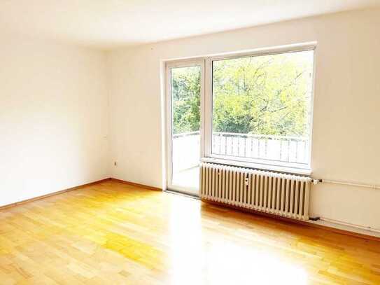 Helle 3 Zimmer Wohnung mit 2 Balkonen