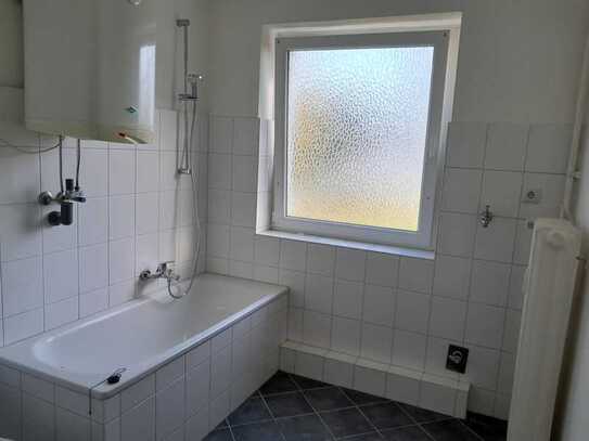 Helle 2-Zimmer Wohnung | 58 m² | Balkon | Wannenbad