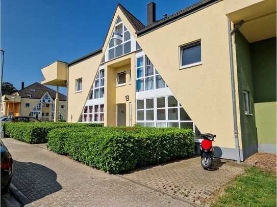 Helles 1-Zimmer-Apartment mit Einbauküche und Stellplatz in Langerwehe