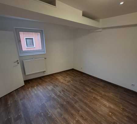 Neu renovierte 2.5 Zimmer Wohnung