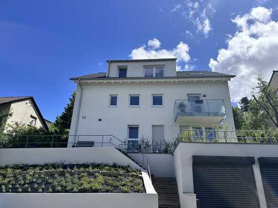 Vermietung auf Zeit - Neuwertige Wohnung mit großem Garten, Terrasse und Balkon inkl. Küche