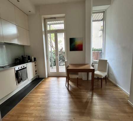 Nähe Bergerstraße; Möblierte Design Altbauwohnung mit Terrasse im EG.