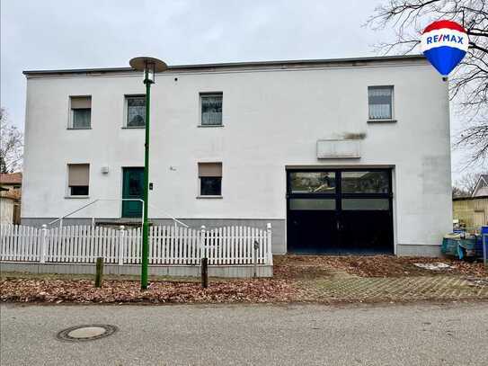 Ein - & Zweifamilienhaus mit Atelier und Bungalow auf dem hinteren Grundstück