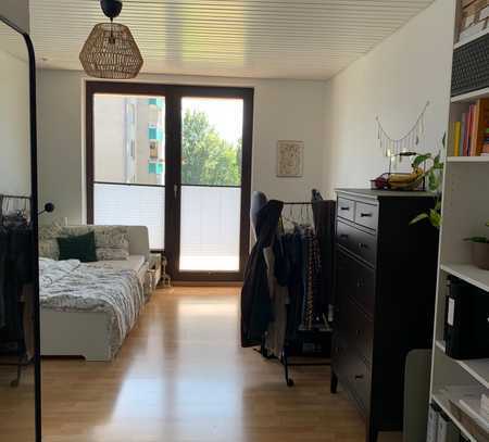 Schöne, helle 1-Zimmer-Wohnung mit Balkon in Solingen