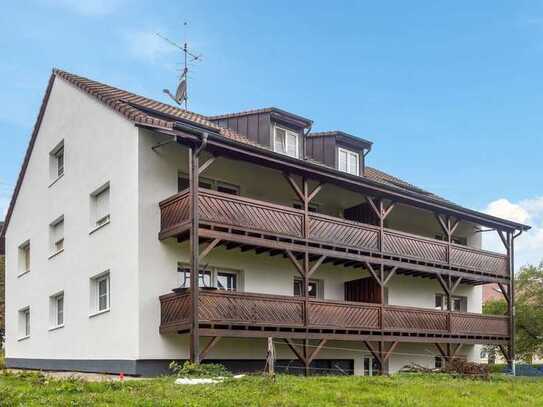 Gemütliche 2,5-Zimmer Dachgeschosswohnung - Blick ins Grüne.