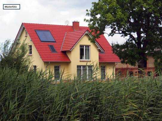 Provisionsfrei Einfamilienhaus in 13503 Berlin, Fürstenauer Weg