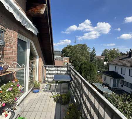 4 Zimmer Dachgeschoß-Wohnung in Köln-Flittard mit Balkon