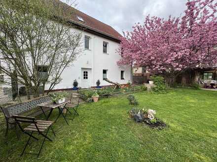 Schöne Zwei-Raumwohnung mit Garten und PKW- Stellplatz