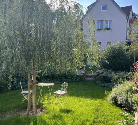 Haus im französischen Stil mit großem Garten & möbliert MIETEN AUF ZEIT ab 09.24