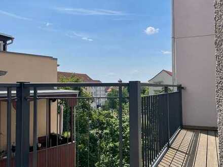Wunderschöne 4-Zimmer-Wohnung mit Balkon in Gohlis, E-Ladesäule möglich.