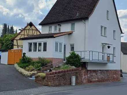 Attraktives Einfamilienhaus im Ortskern von Weilbach sucht neue Eigentümer