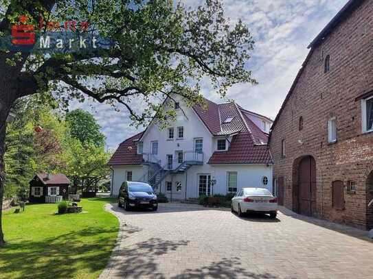 Mehrfamilien-Landhaus mit großer Mehrzweckhalle!