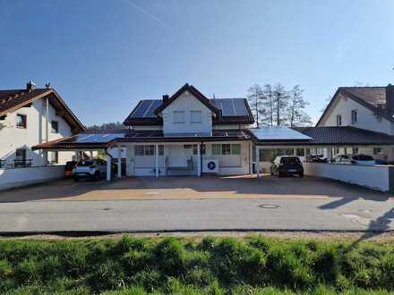Schöne 5-Zimmer-Wohnung in A+ Energie-Haus mit Garten und Einbauküche in Iggensbach