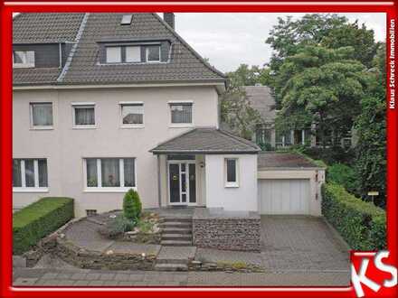 Doppelhaushälfte mit großer Garage in bester Lage im Johanniterviertel