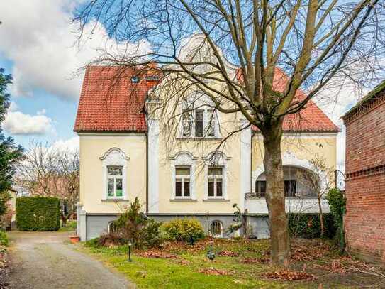 Der Traum von der eigenen Villa! Großes Anwesen mit großzügigem Grundstück in Bensdorf