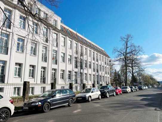 NEUWERTIGE 2-RAUM WOHNUNG IM HOCHPARTERRE