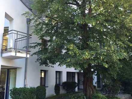 Nymphenburg, Arnulfstraße, Nähe Romanplatz: Helle 3-Zi.-Wohnung mit Terrasse und Gartenanteil