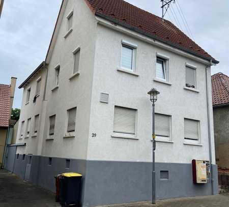 4 Zimmer-Wohnung im EG - großzügige Lagerräume inklusive