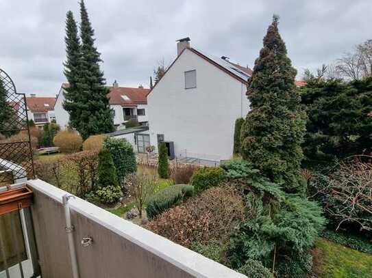 Freundliche 3-Zimmer-Wohnung mit Süd- Balkon zur ruhigen Gartenanlage + TG in Haunstetten, Augsburg