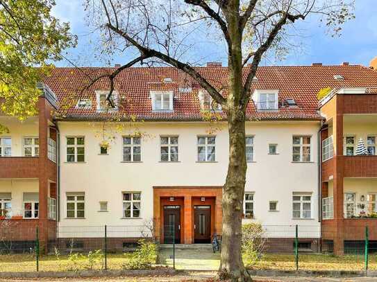 Sonnige DG-Wohnung/en mit großem Südbalkon, unverbautem Weitblick an der Villenkolonie Lichterfelde