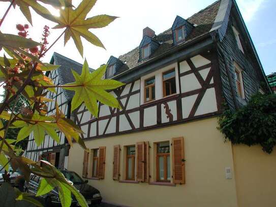 Günstiges 5-Zimmer-Bauernhaus mit EBK in Wiesbaden-Dotzheim Dotzheim