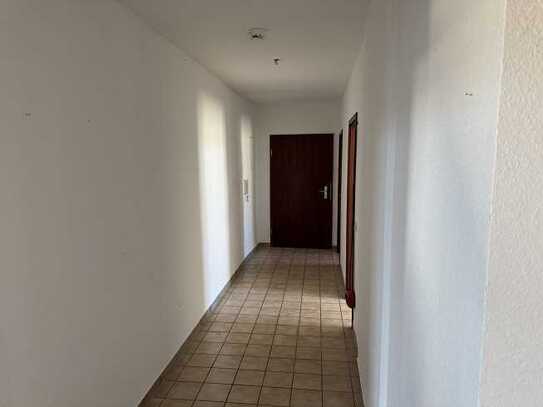 Große 3-Raum-Wohnung inkl. Stellplatz