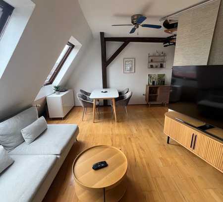 Individuelle 2,5-Zimmer DG-Wohnung mit großer Panorama-Dachterrasse in S-Ost von privat
