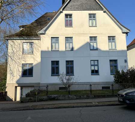 2-Raumwohnung im 3. OG / mit Keller/Stellplatz/u. Grünfläche /43 m ² Wfl.