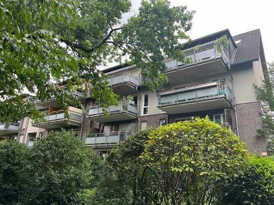 Gemütliche 4 Zimmerwohnung mit großem Balkon im 2. OG