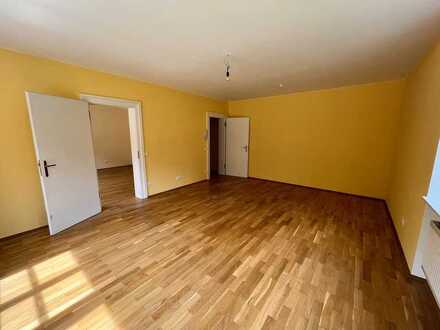 Exklusive 5-Zimmer-Erdgeschosswohnung mit historischem Flair