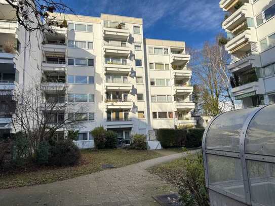 Großzügige 3,5 Zimmerwohnung mit Balkon in Ottobrunn, Robert-Koch-Strasse