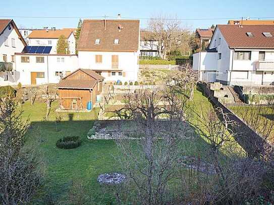 Großzügige, sanierte 3,5 Zimmer-Wohnung im 2.OG mit herrlichem Balkon