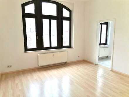3 R.Whg., EBK, Bad mit Wanne, hell und freundlich, Balkon, Laminat, Schlafzimmer hinten raus
